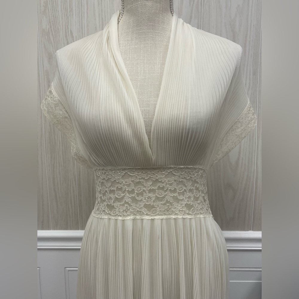 Vintage ShadowLine accordion Ivory nightgown Sz 34
